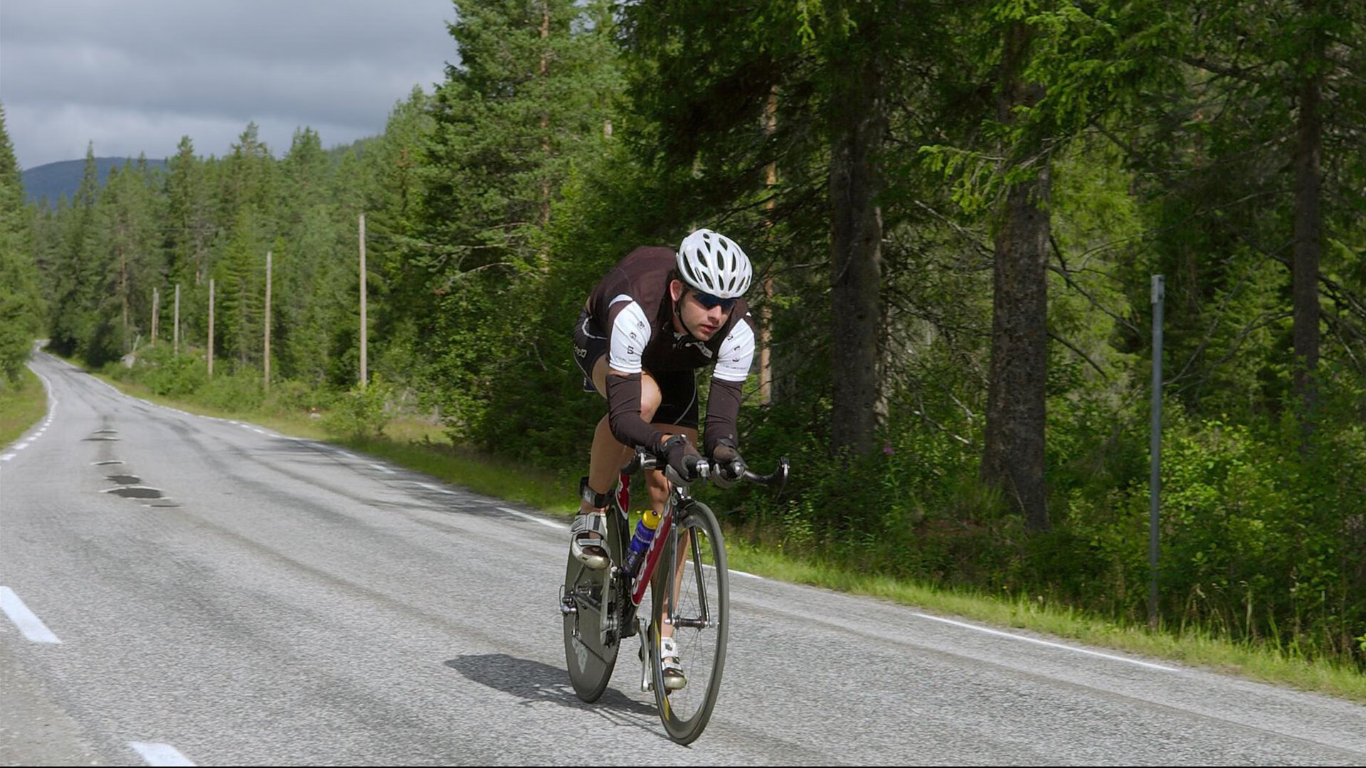 《青年力量:95后选手成为电竞新宠》,青年 力量